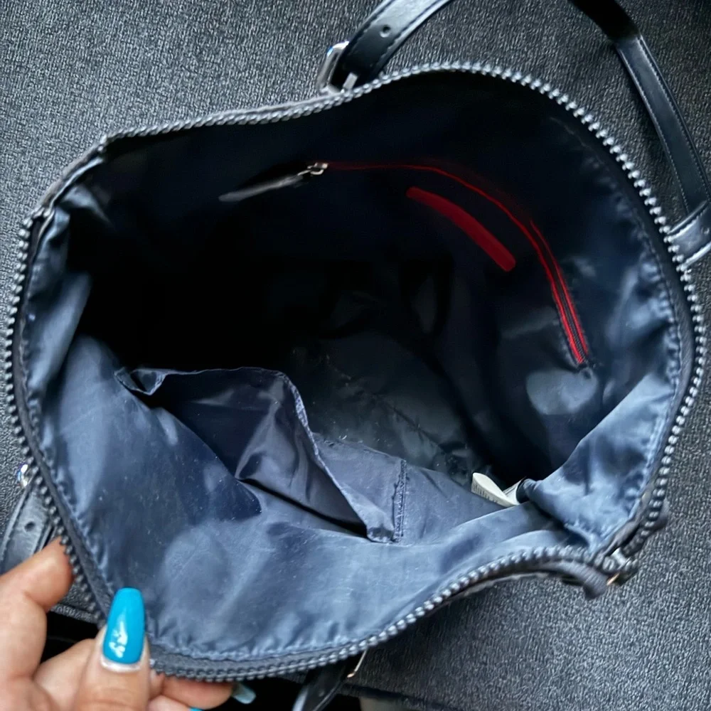 Tommy Hilfiger black shopper purse - Picture 4 of 4